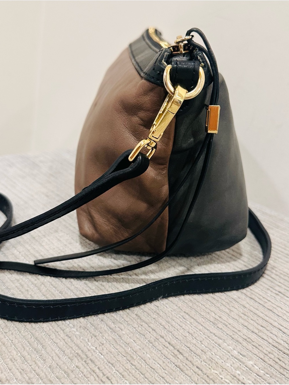 Innue Made in Italy Two-Tone Brown & Black Genuine Leather Crossbody Bag Purse - Picture 9 of 14